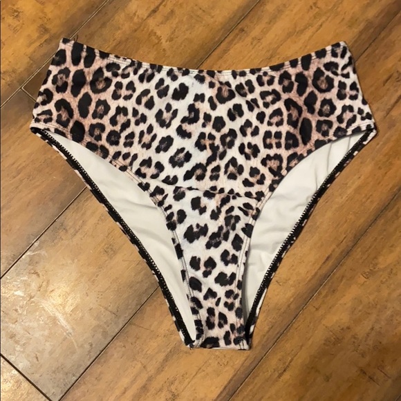 Bathing suit bottoms - Picture 1 of 2